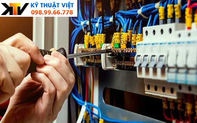 Sửa chữa điện âm tường bị rò rỉ, chập nổ