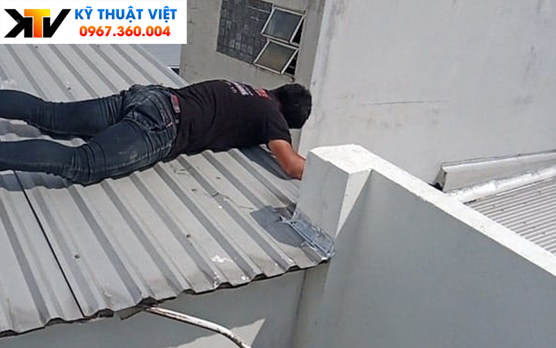 dich-vu-chong-tham-chong-dot-kythuatviet-14